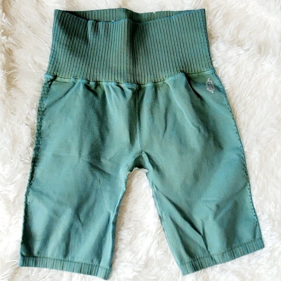 🛍FREE PEOPLE GOOD KARMA SHORTS - Picture 2 of 4